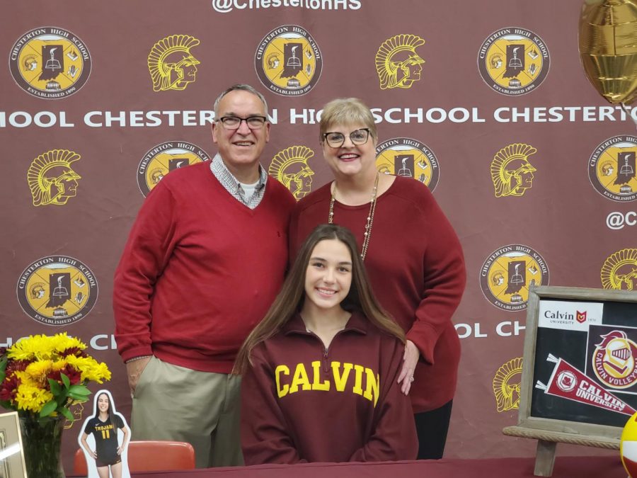 Emma Ekblaw with her family while signing her NLI.