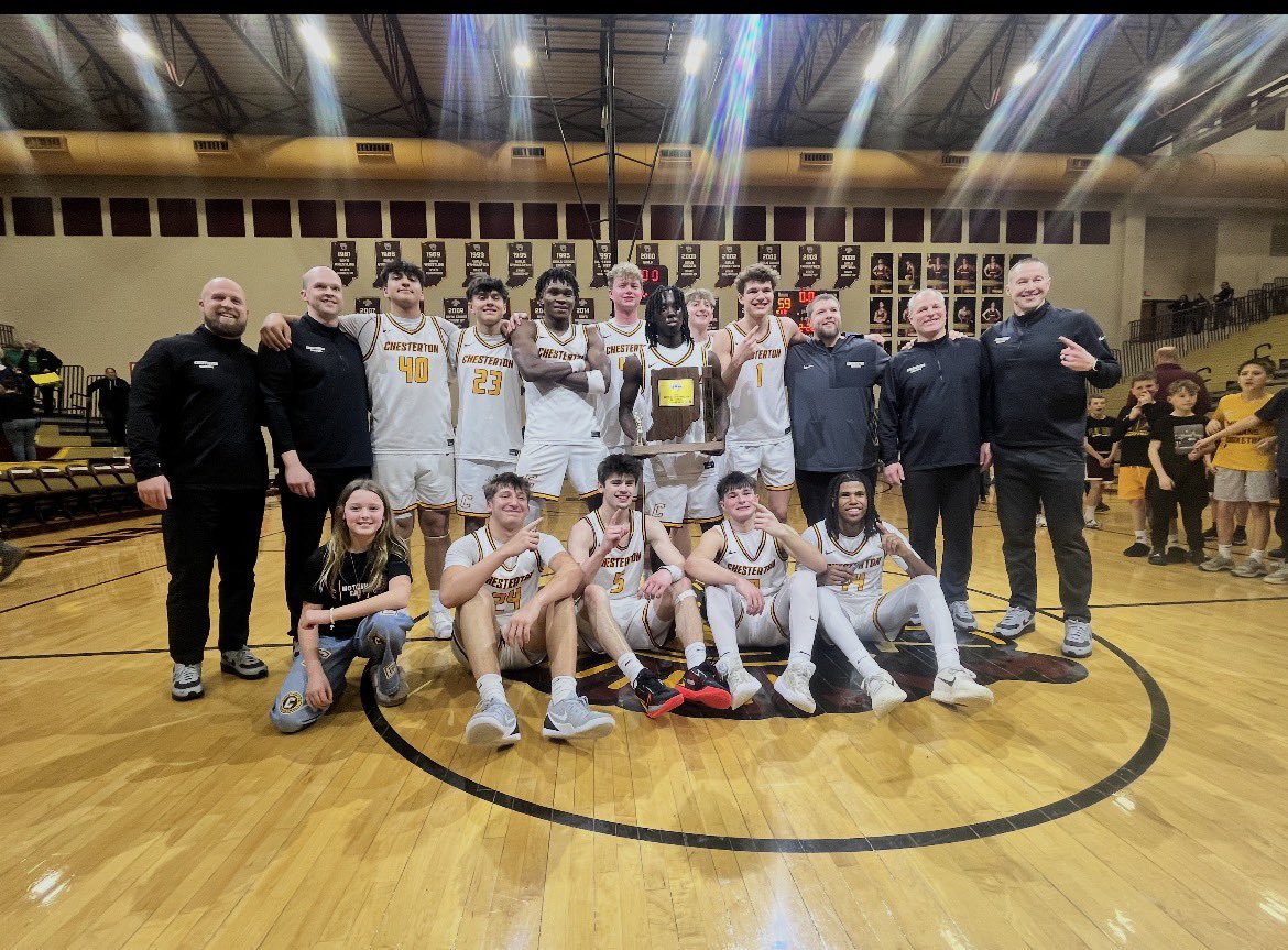 CHS Varsity Boys' Basketball wins Sectional 
